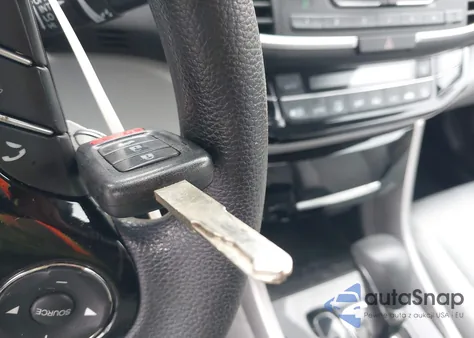 2016 Honda Accord Lx z USA, uszkodzony, nr VIN 1HGCR2F3XGA067839